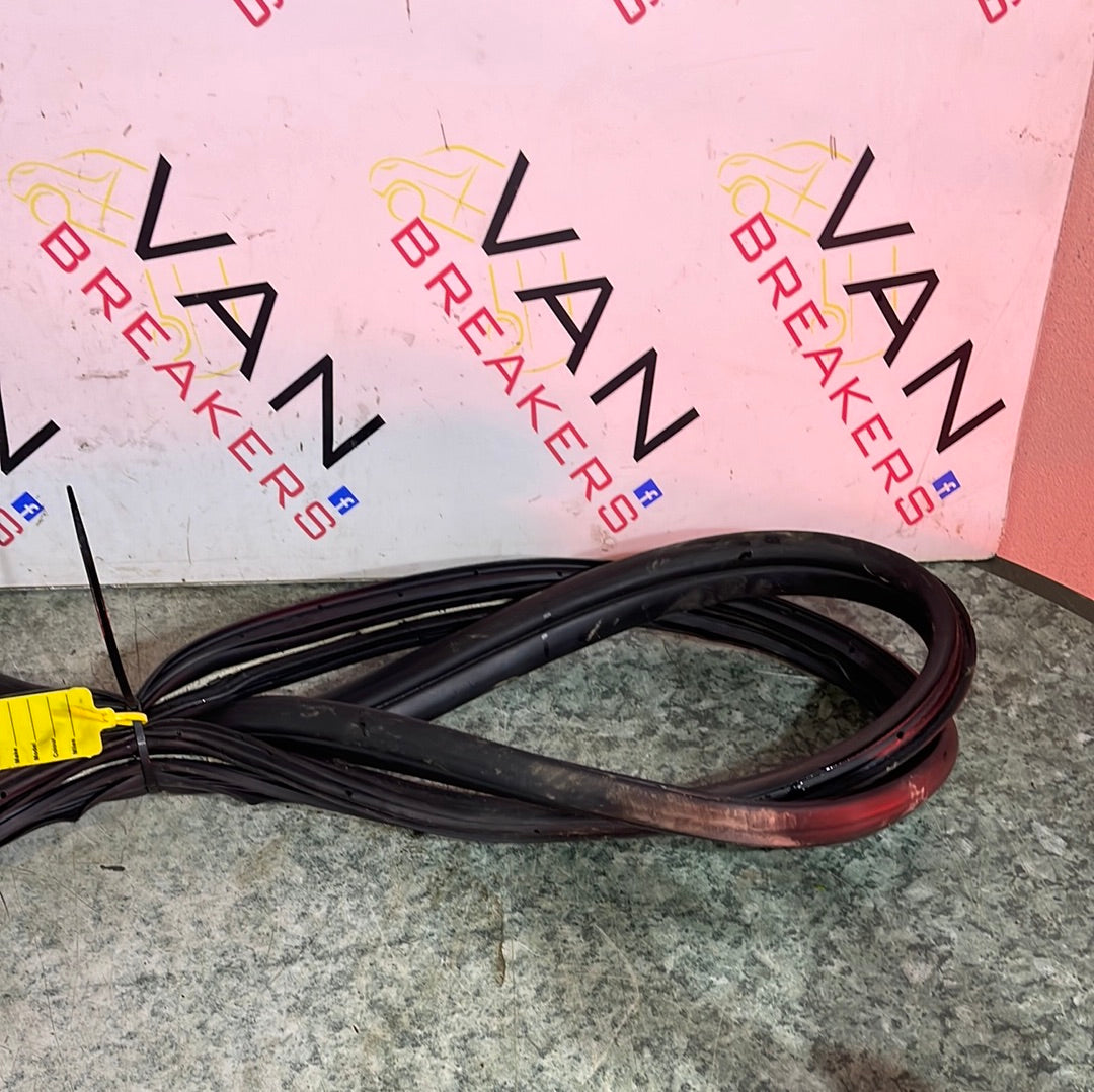 Ford Transit Custom PASSENGER SIDE FRONT DOOR RUBBER SEAL  N/S/F 2013-2018 P/N BK21V20708AE